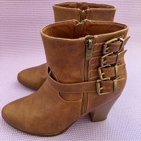 JustFab Trinley Buckle Detail Booties Size 9 Brown - Picture 2 of 9